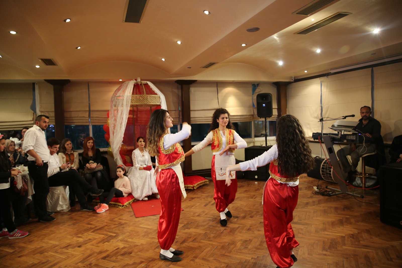 Izmir Kina Gecesi Organizasyonu Evlilik Teklifi